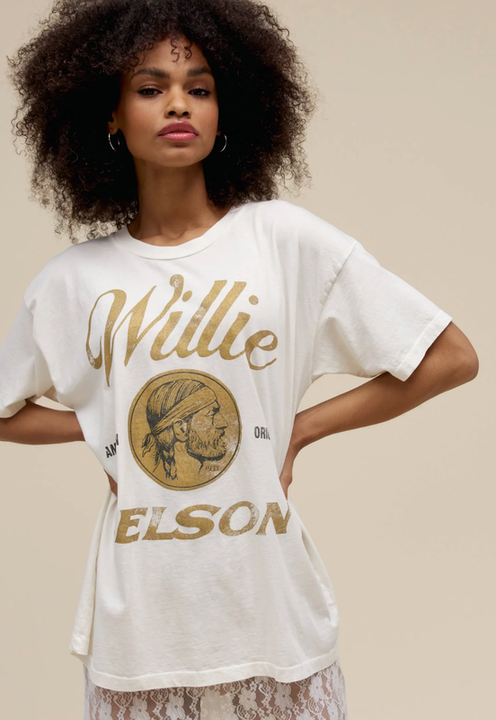 Daydreamer Women&#39;s Willie Nelson American Original Merch Tee