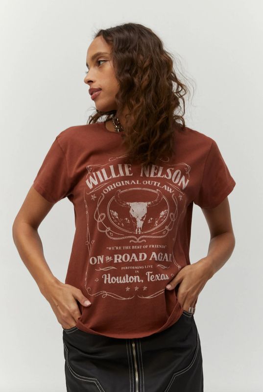 Daydreamer Women's Willie Whiskey Label Tour Tee