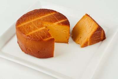 Artisan LIMITED RELEASE Smoked & Sharp (Cheddar) Vegan Cheese