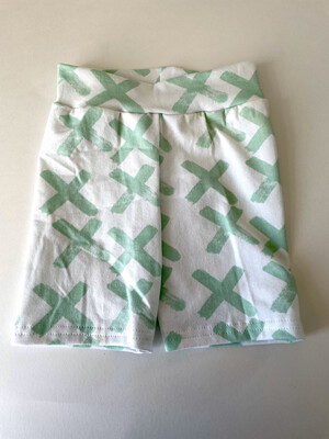 Bermuda Shorts ~ 6/12m - Mint X 