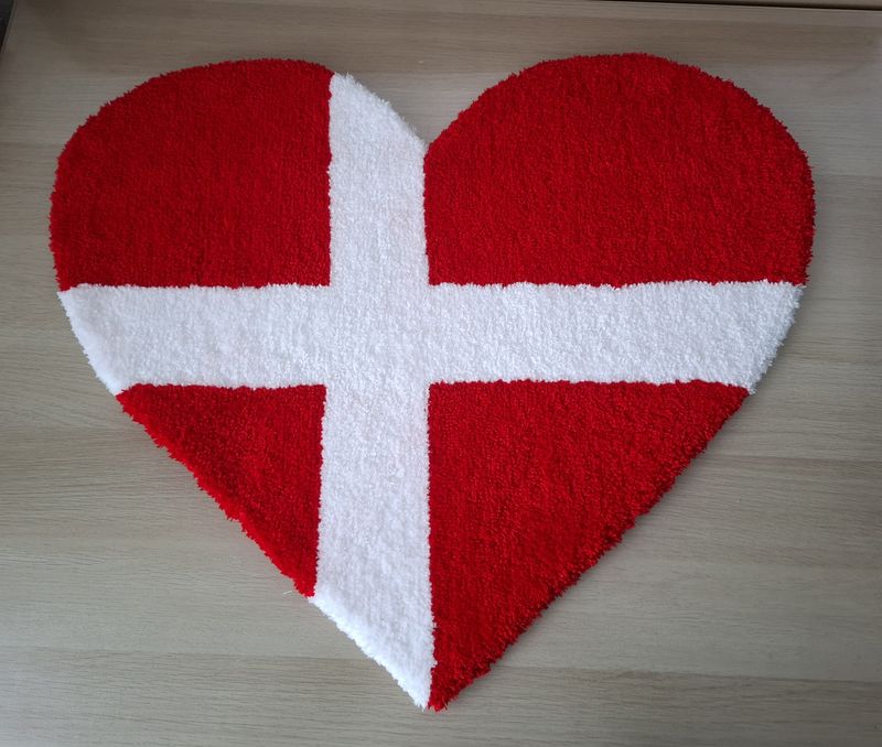 Flaggenteppich "Dänemark" in Herzform
