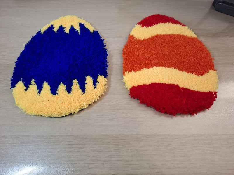 2 Dekoteppiche "Ostern", handgefertigt