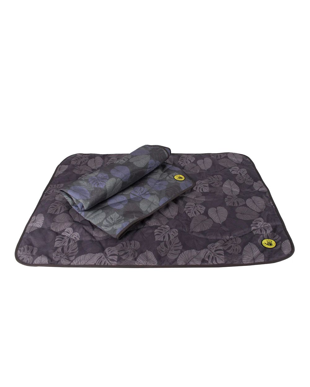 Body Glove Sun &amp; Sand Waterproof Pet Throw One-Size Green