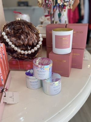 Acrylic Round Floral Pearl Crossbody Bag