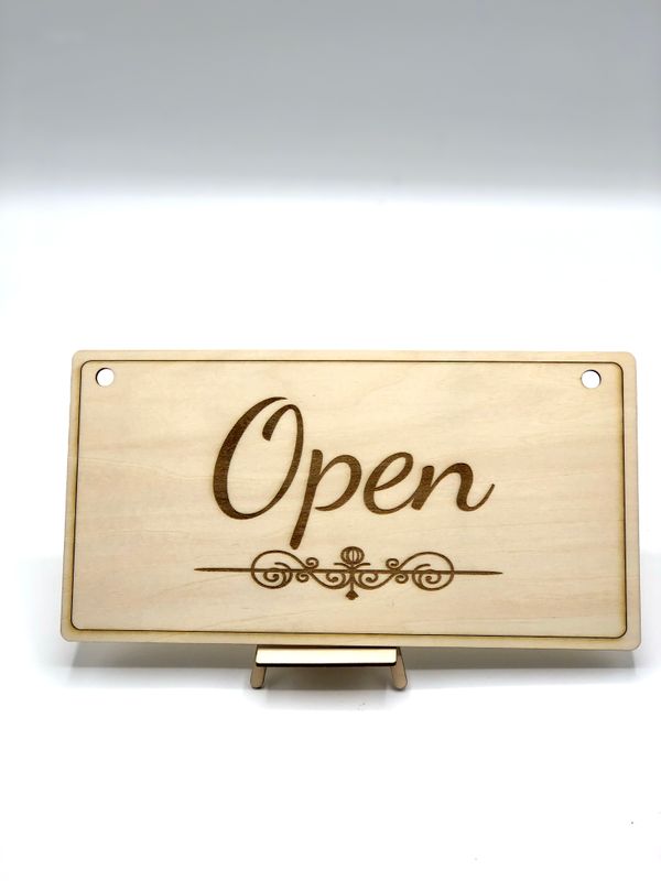 Holz-Türschild personalisiert – Lasergravur & Laserschnitt, beidseitig