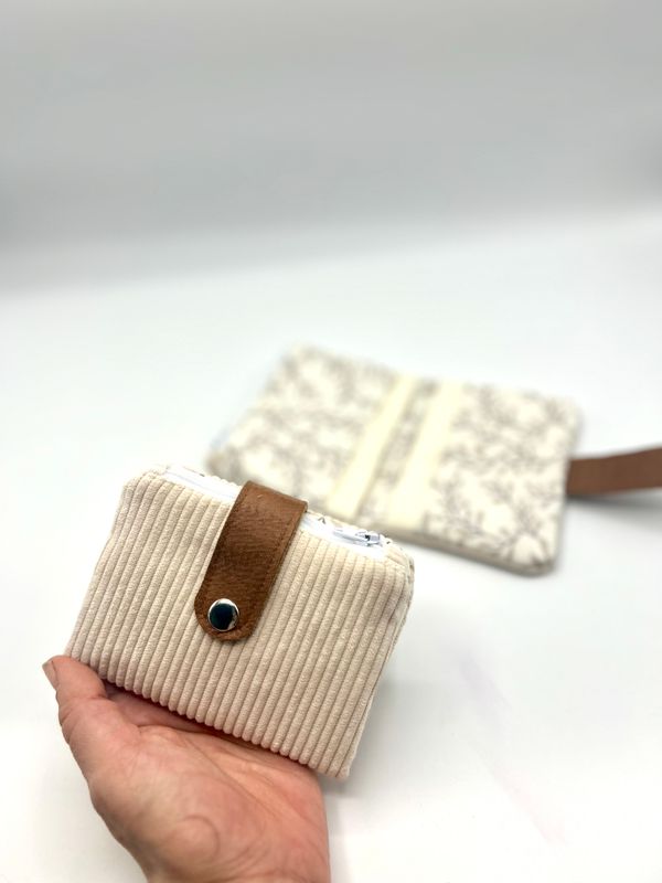 Geldbörse Classic – Beige mit Blumendesign | personalisierbar