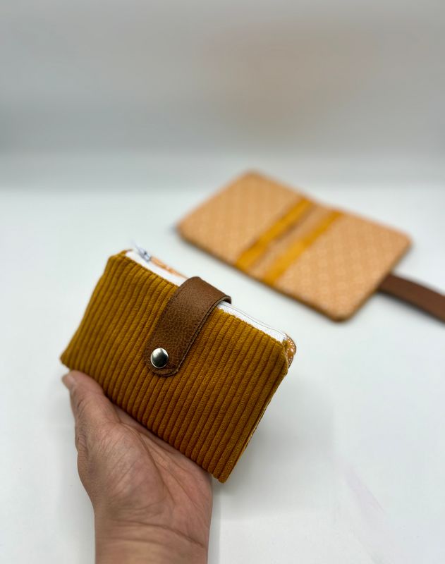 Geldbörse Classic – Ocker-gelb mit Kreisen-Design | personalisierbar