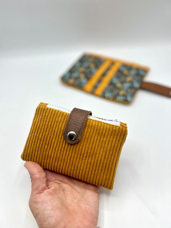 Geldbörse All-in – Ocker-gelb mit Blumendesign | personalisierbar