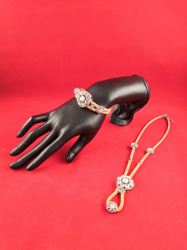 Parure bracelet et collier en liège, fleur en brillants