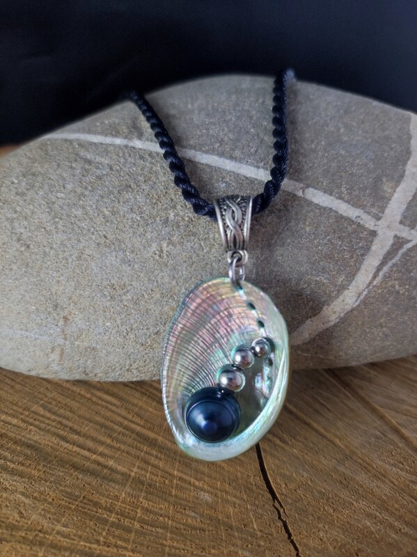 collier Bermudes