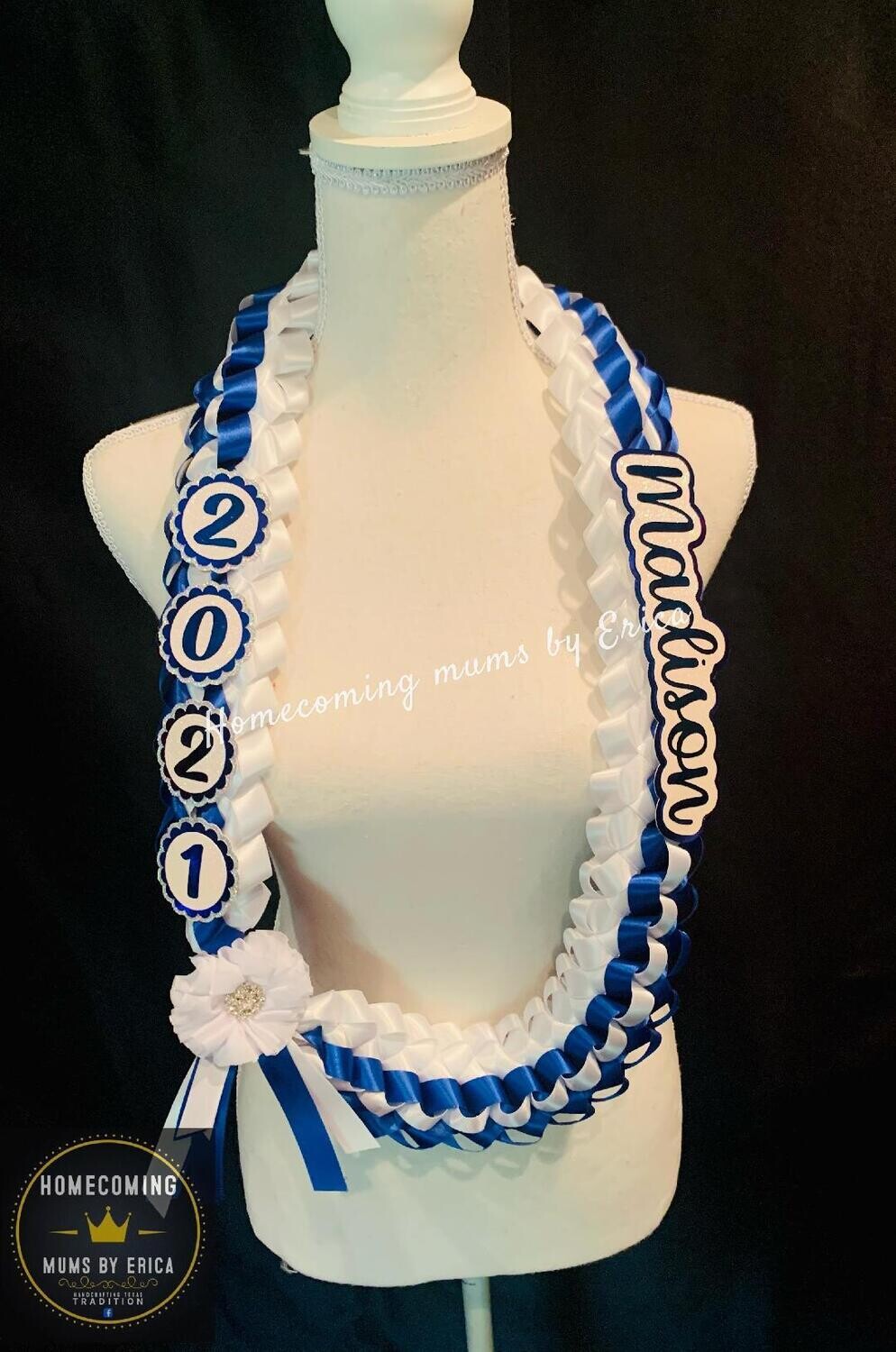 SENIOR graduation leis