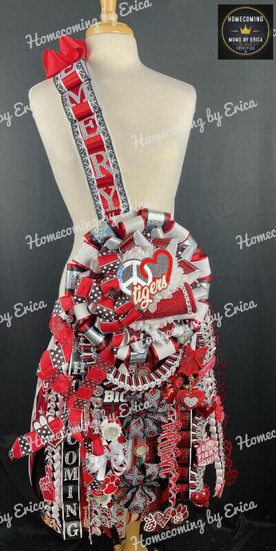 MUM - Looped sash mum