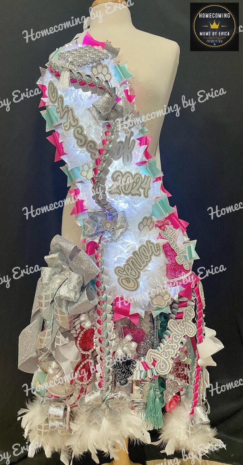 MUM - Couture Flower sash mum