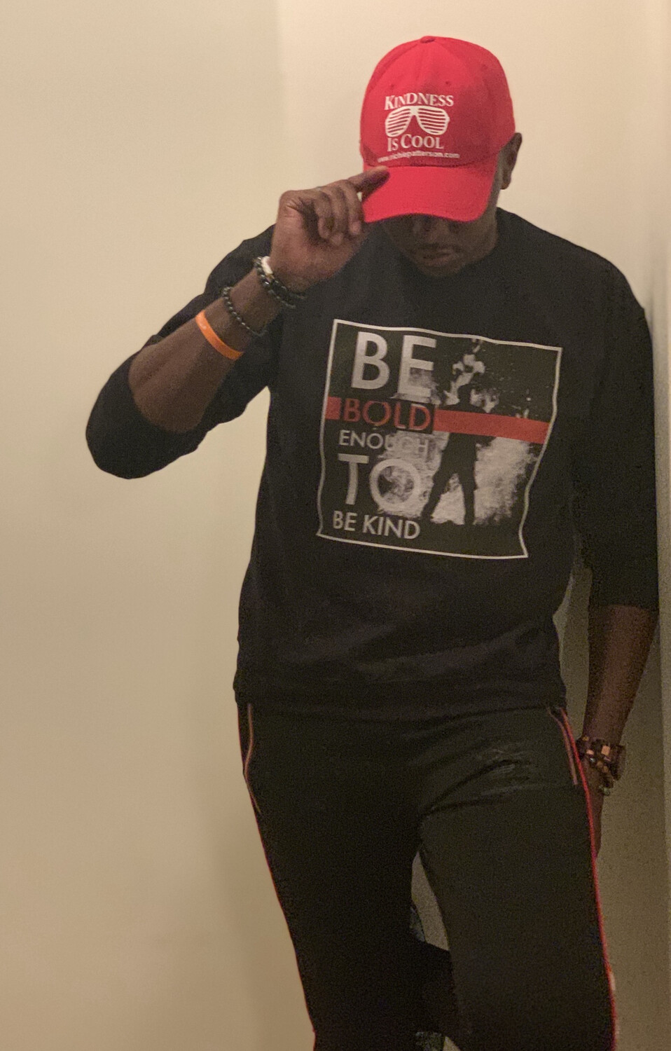 BE BOLD KIND black CREW SHIRTS (SIZES SMALL-2XL)