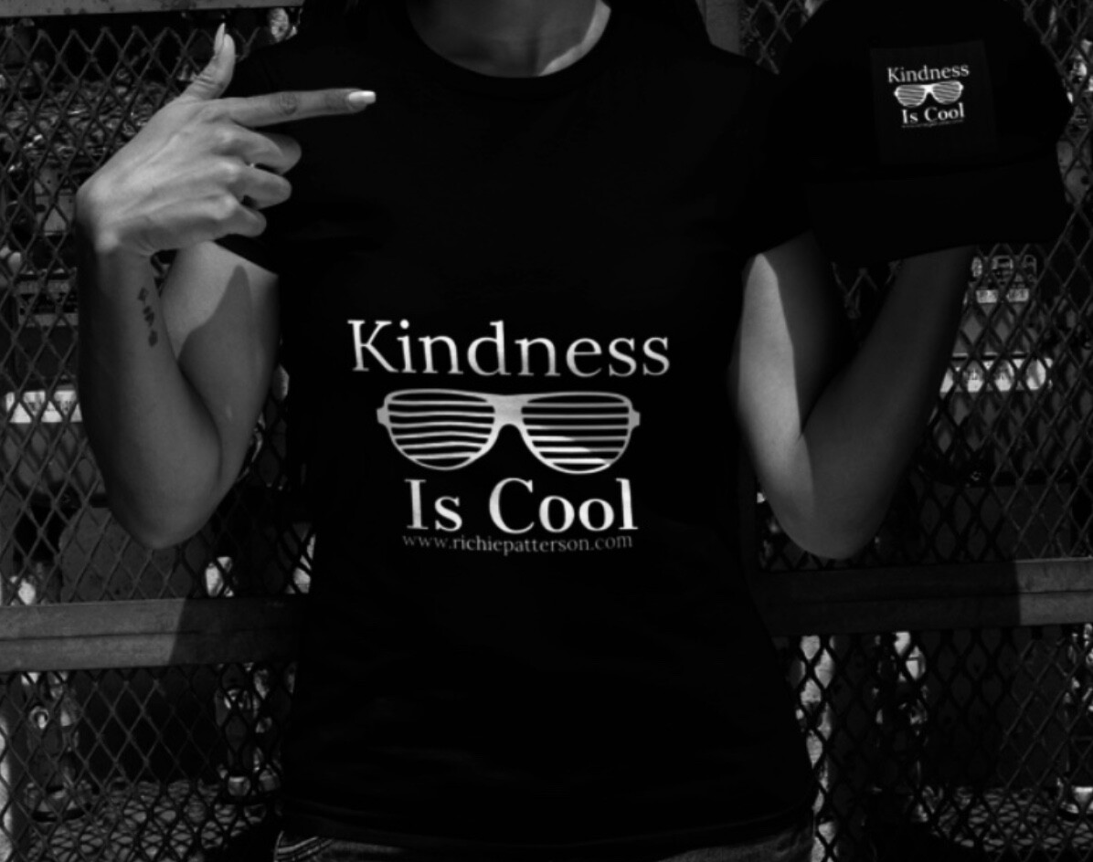 BLACK &amp; WHITE TSHIRT &amp; OSFA HAT