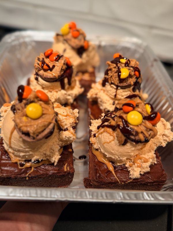 Peanut Butter Cup Brownie Sundae