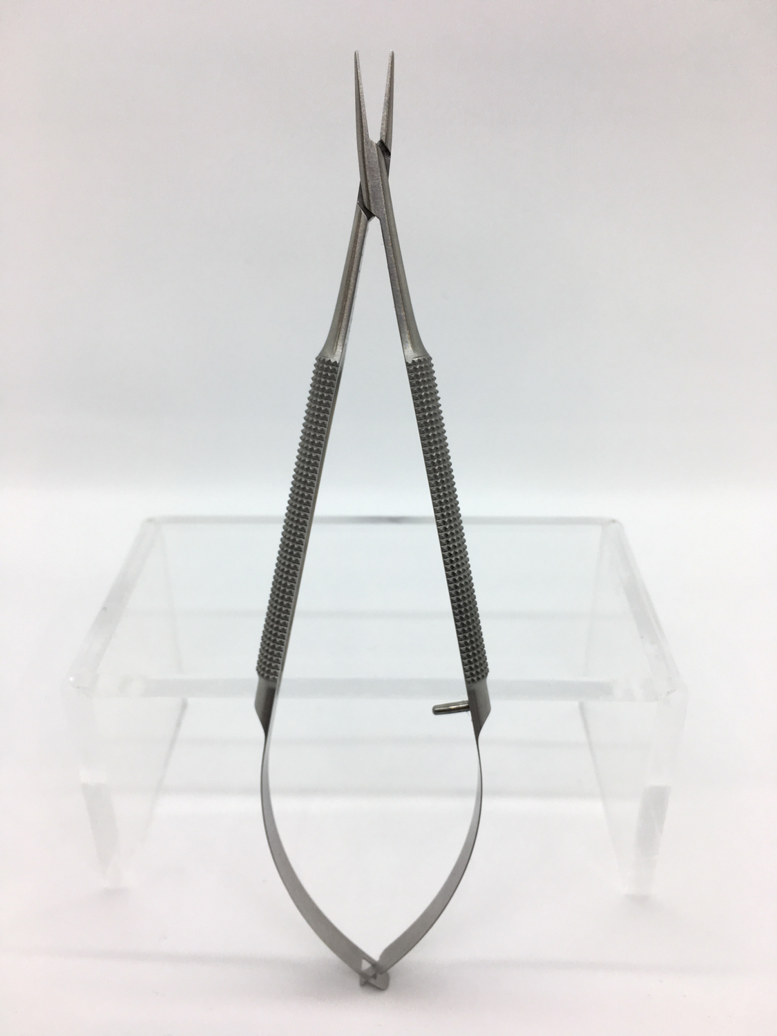 NEEDLE HOLDER-MICRO-SURGERY 6&quot;STR.RND HDLE DISCONTINUED