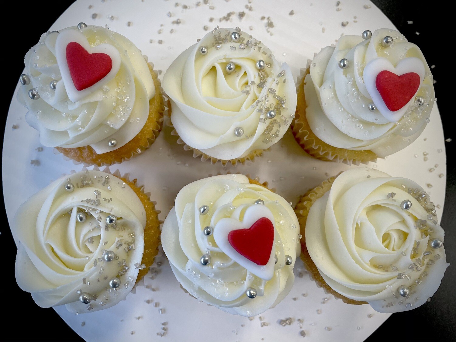 12 Cupcakes- Ladies/Anniversary/Bridal 12 Cupcakes- Ladies/Anniversary/Bridal