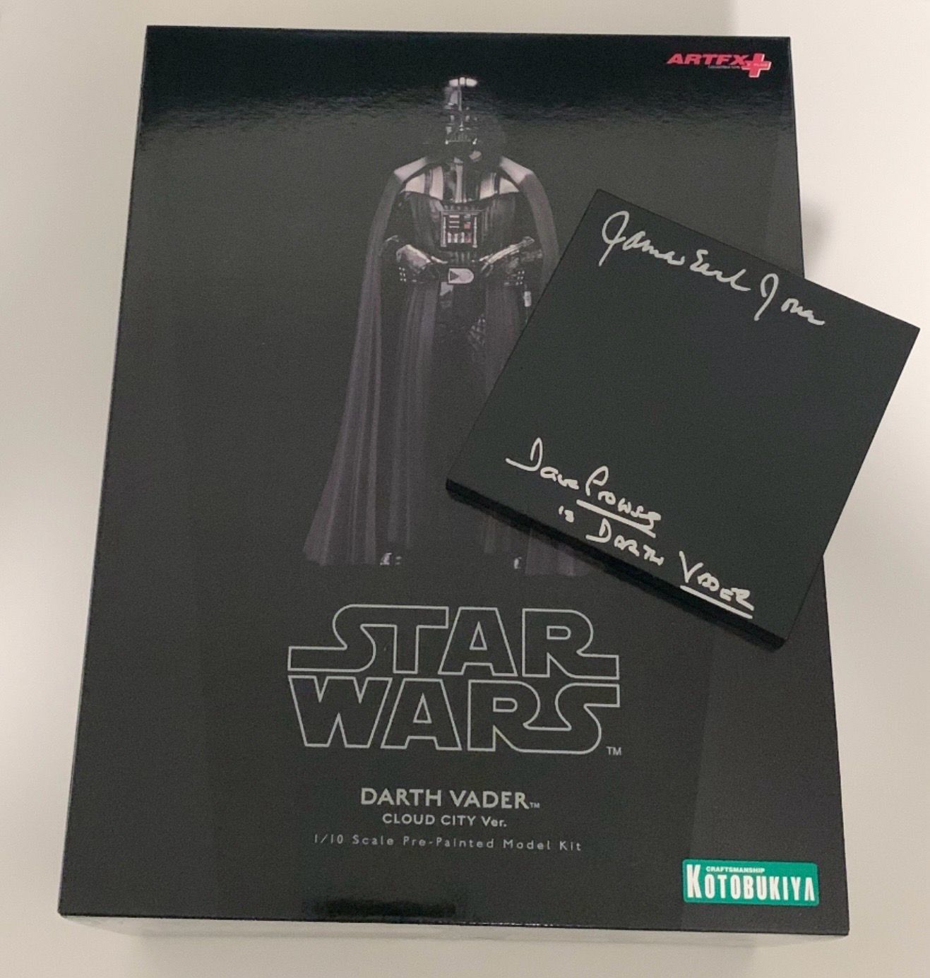 SIGNED KOTOBUKIYA DARTH VADER