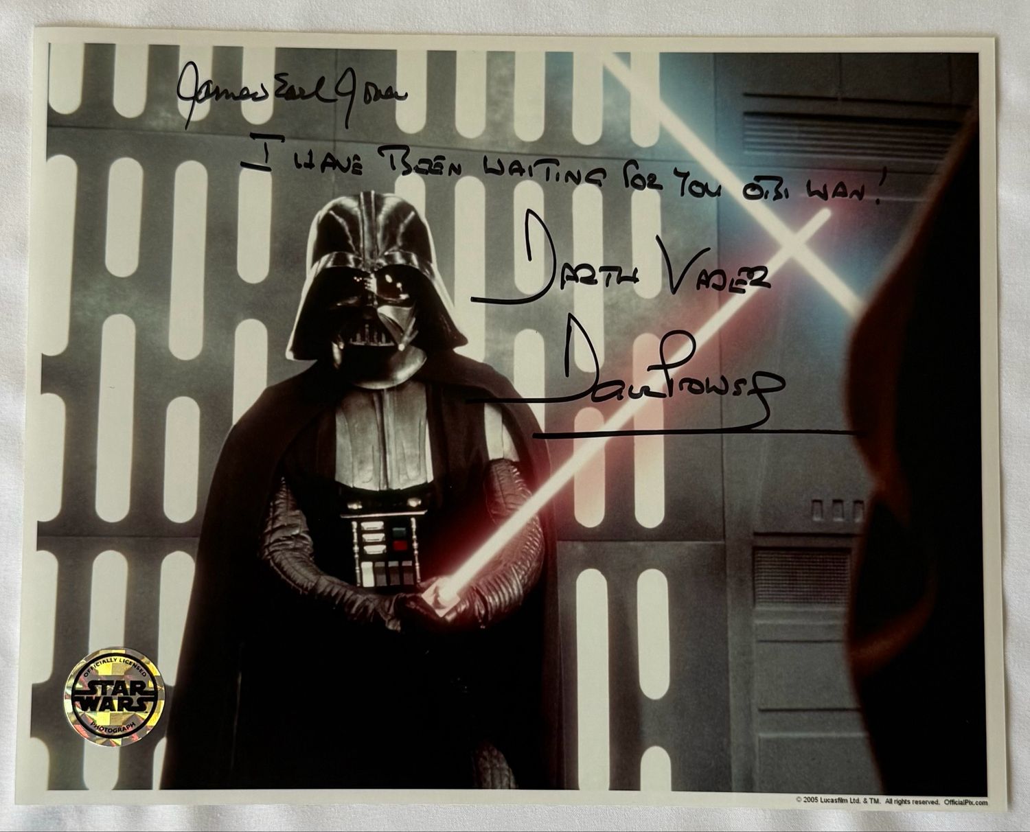 OFFICIAL PIX DARTH VADER 8X10 PHOTO SIGNED BY DAVE PROWSE AND JAMES EARL JONES
