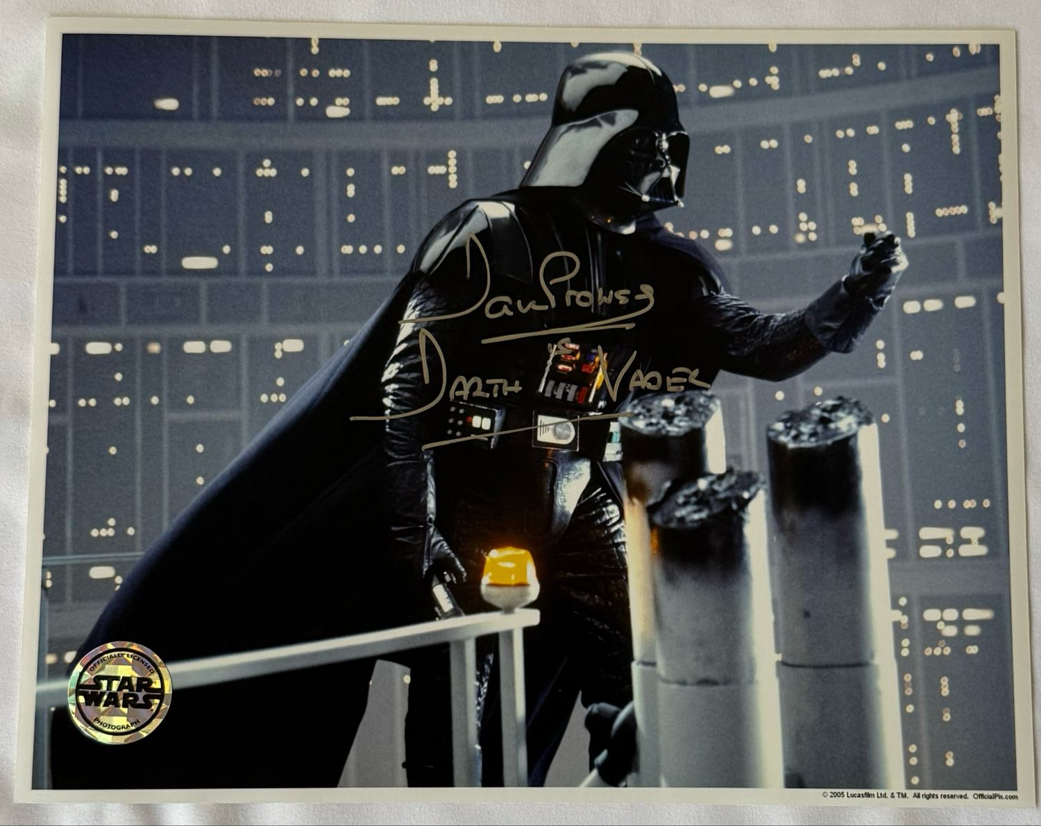 OFFICIAL PIX DARTH VADER 8X10 PHOTO SIGNED BY DAVE PROWSE