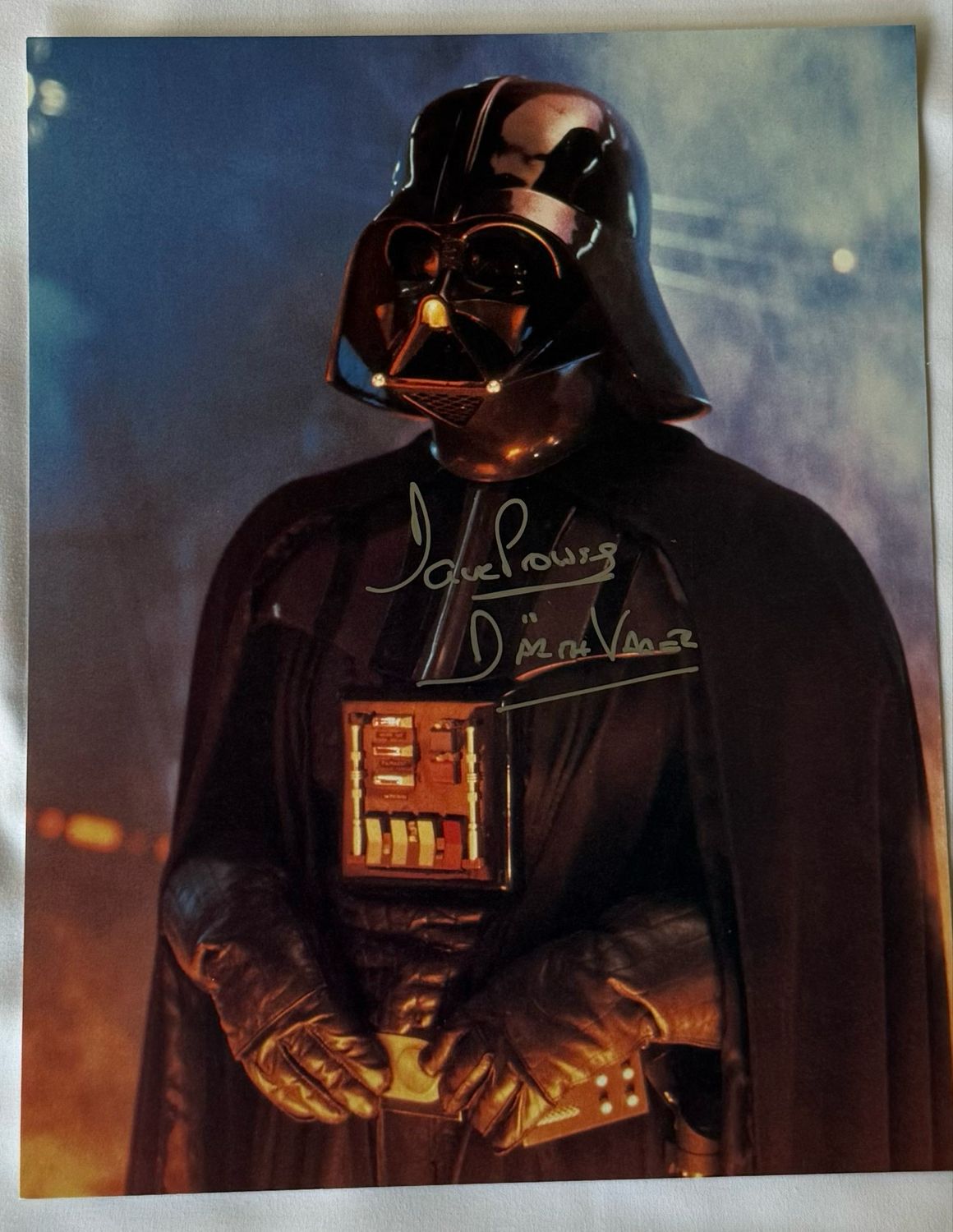 DARTH VADER 8X10 PHOTO SIGNED BY DAVE PROWSE