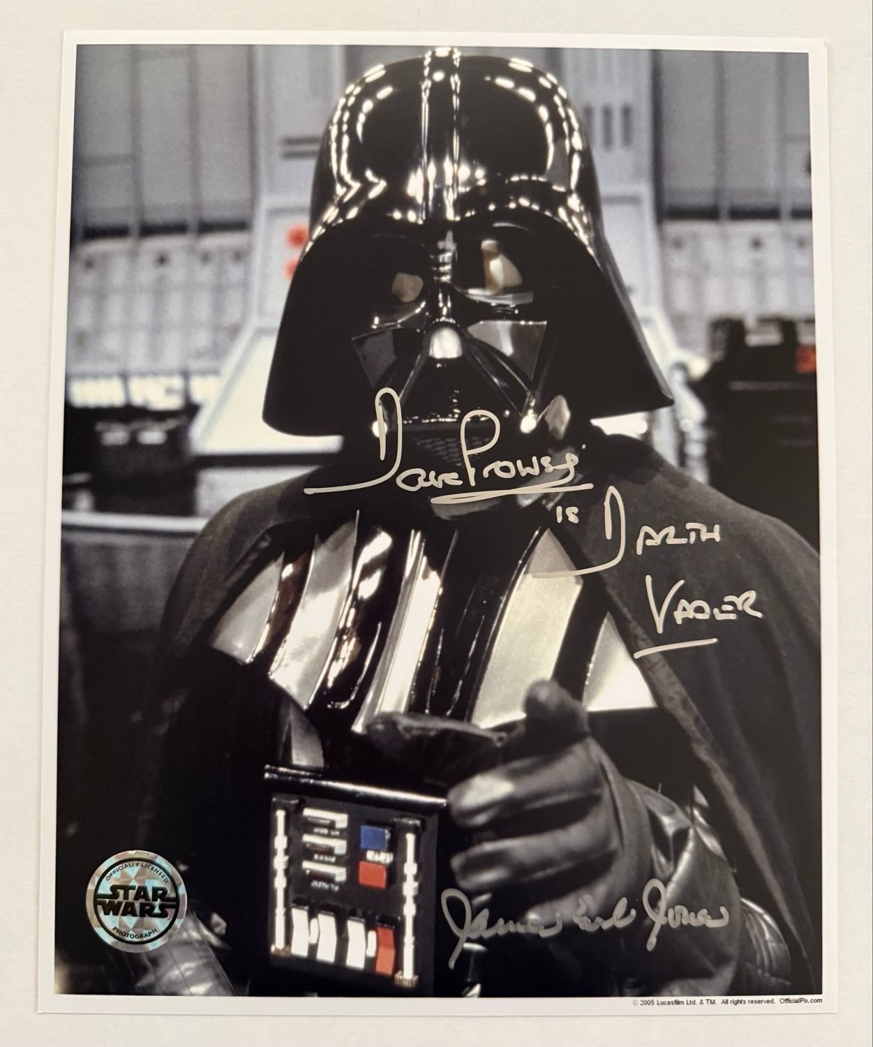 OFFICIAL PIX DARTH VADER 11X14 PHOTO SIGNED BY DAVE PROWSE AND JAMES EARL JONES