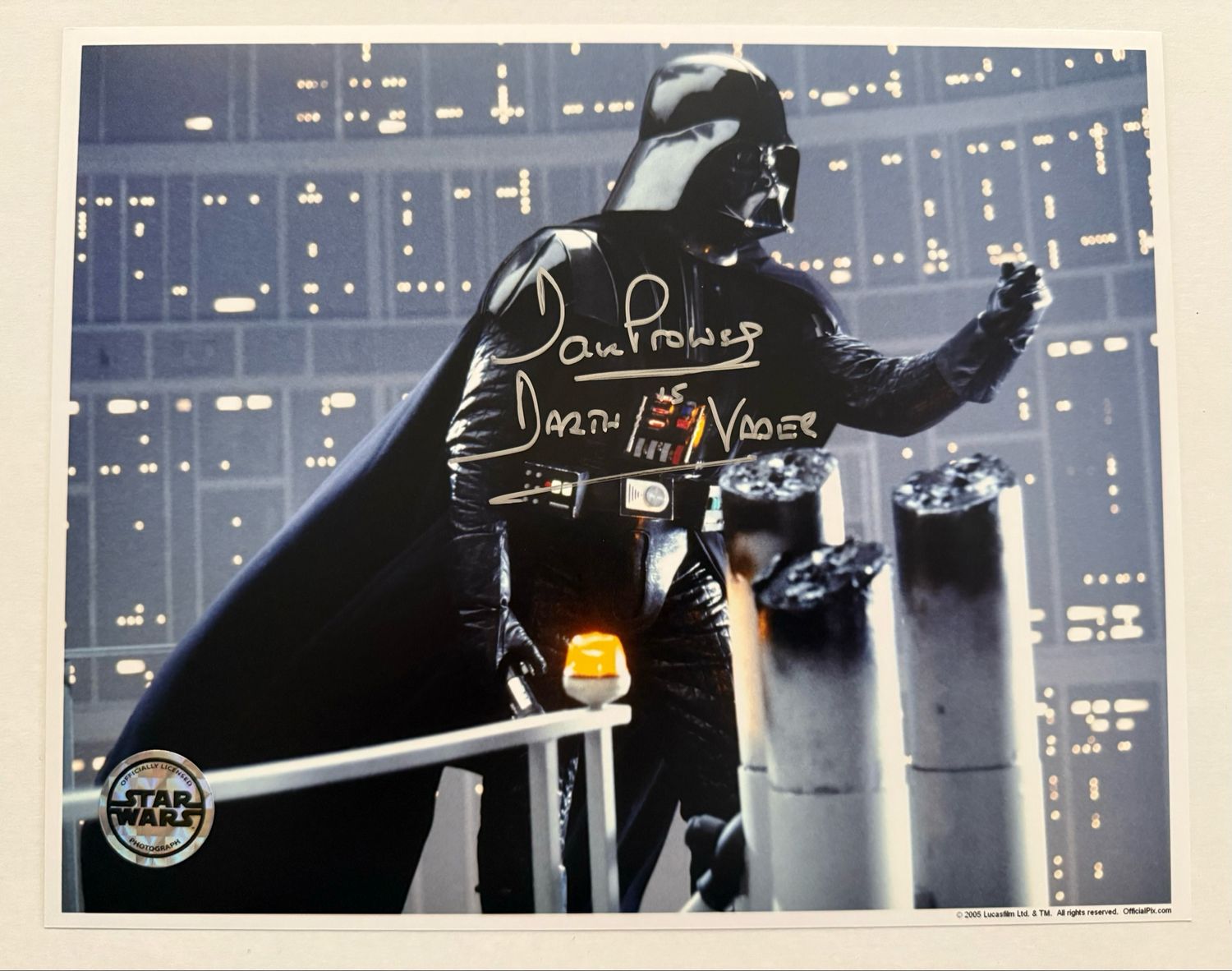 OFFICIAL PIX DARTH VADER 8X10 PHOTO SIGNED BY DAVE PROWSE