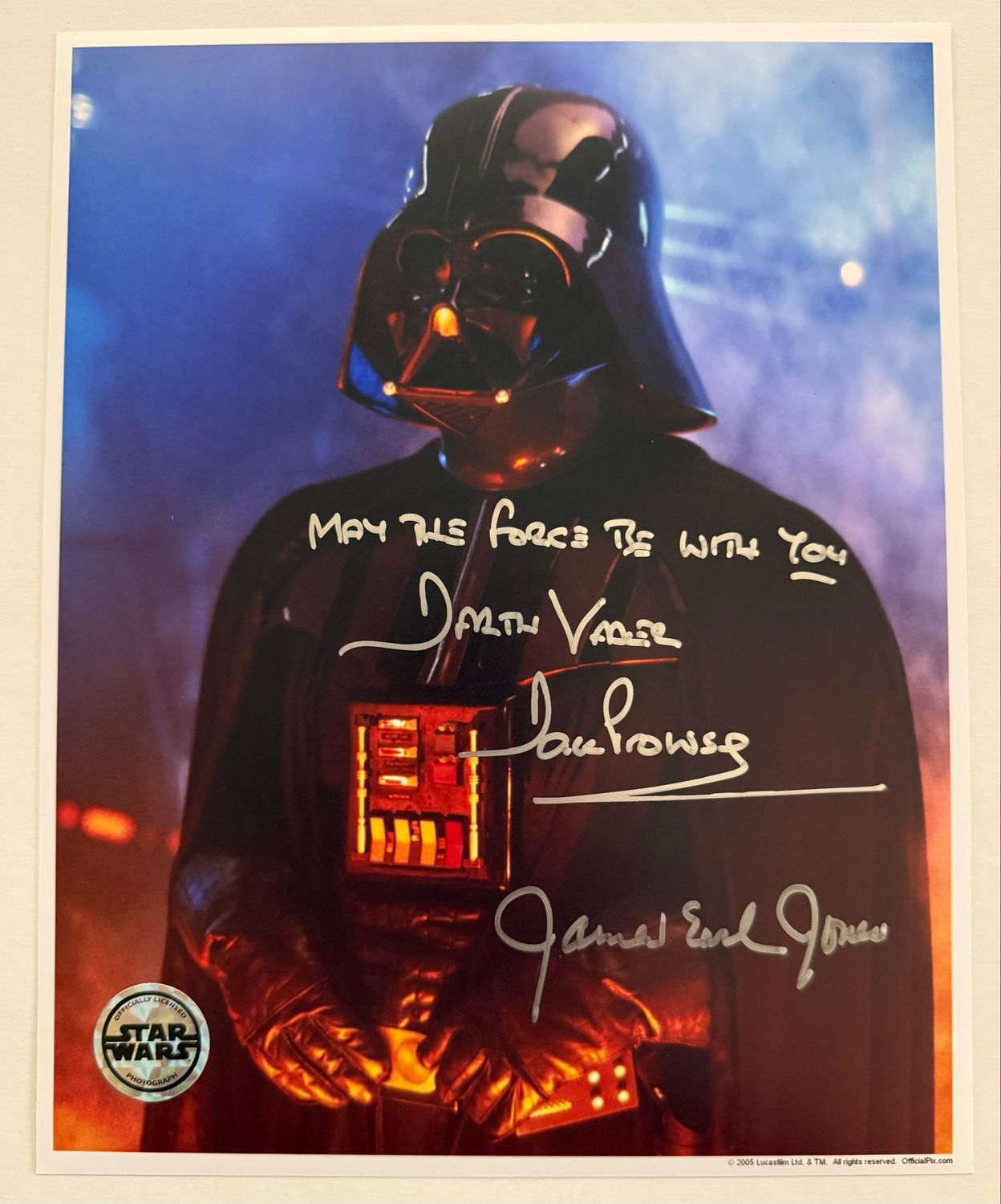 OFFICIAL PIX DARTH VADER 8X10 PHOTO SIGNED BY DAVE PROWSE AND JAMES EARL JONES