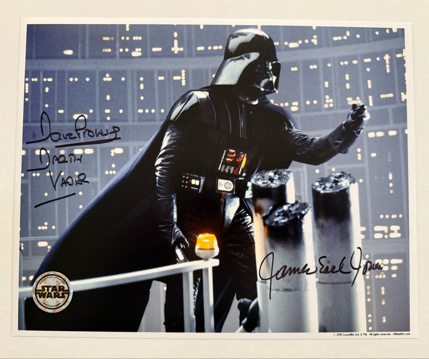 OFFICIAL PIX DARTH VADER 8X10 PHOTO SIGNED BY DAVE PROWSE AND JAMES EARL JONES