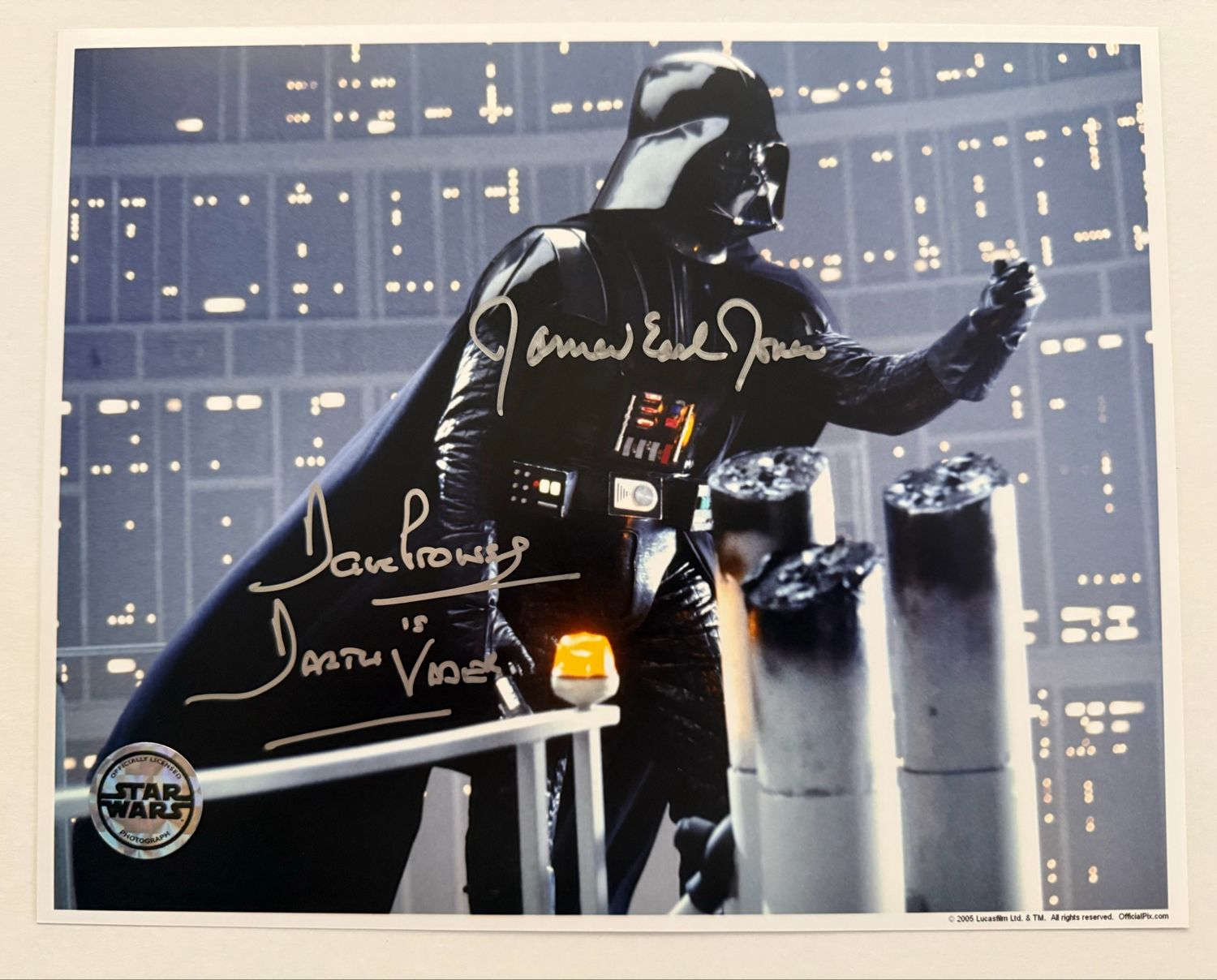 OFFICIAL PIX DARTH VADER 8X10 PHOTO SIGNED BY DAVE PROWSE AND JAMES EARL JONES