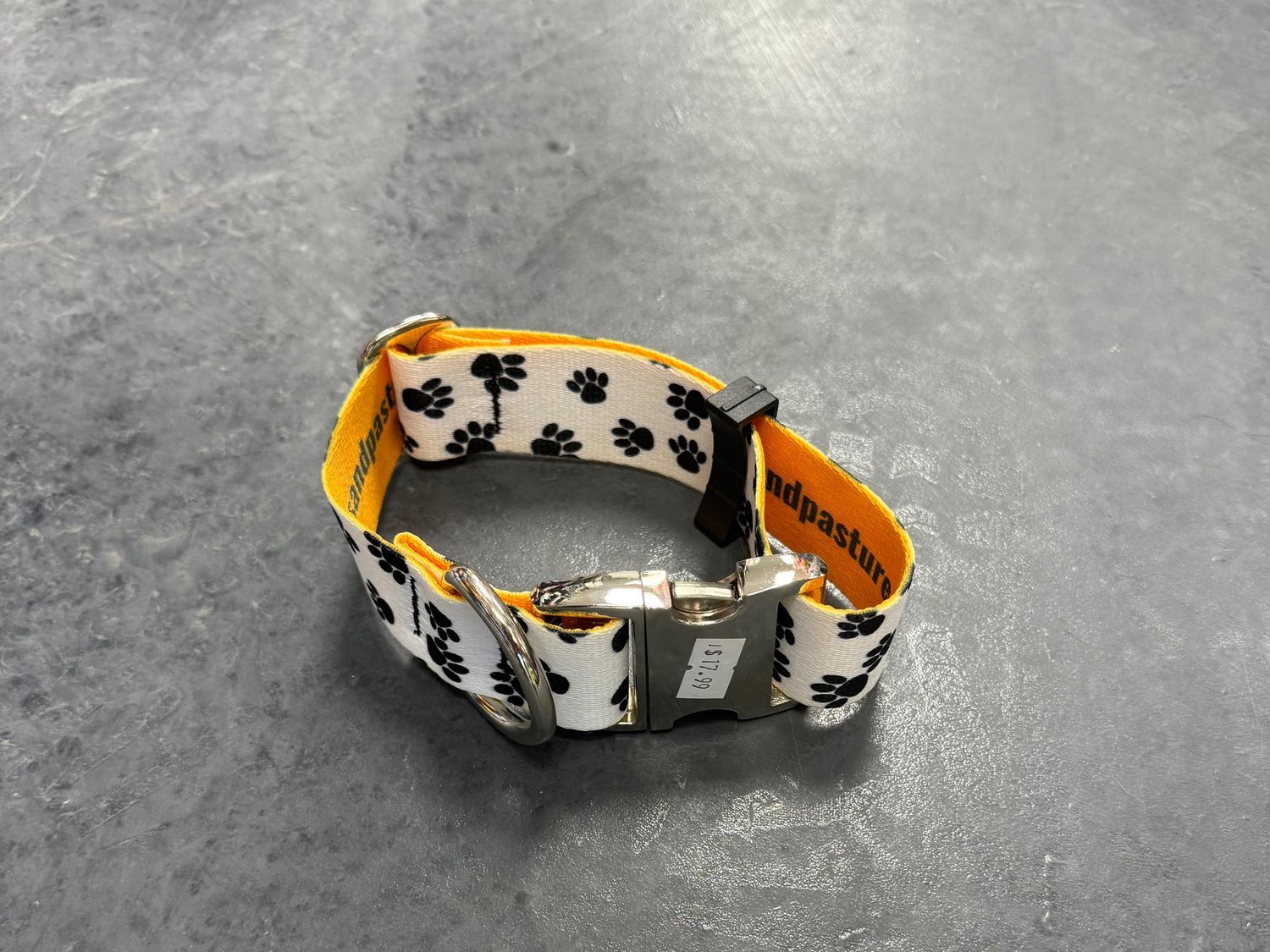 Paws &amp; Pasture Premier Collar Medium 1.5" (11.5"-17.5")
