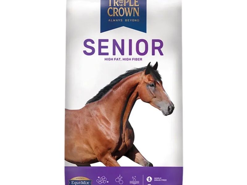 G4102 50# Triple Crown Senior Horse Feed