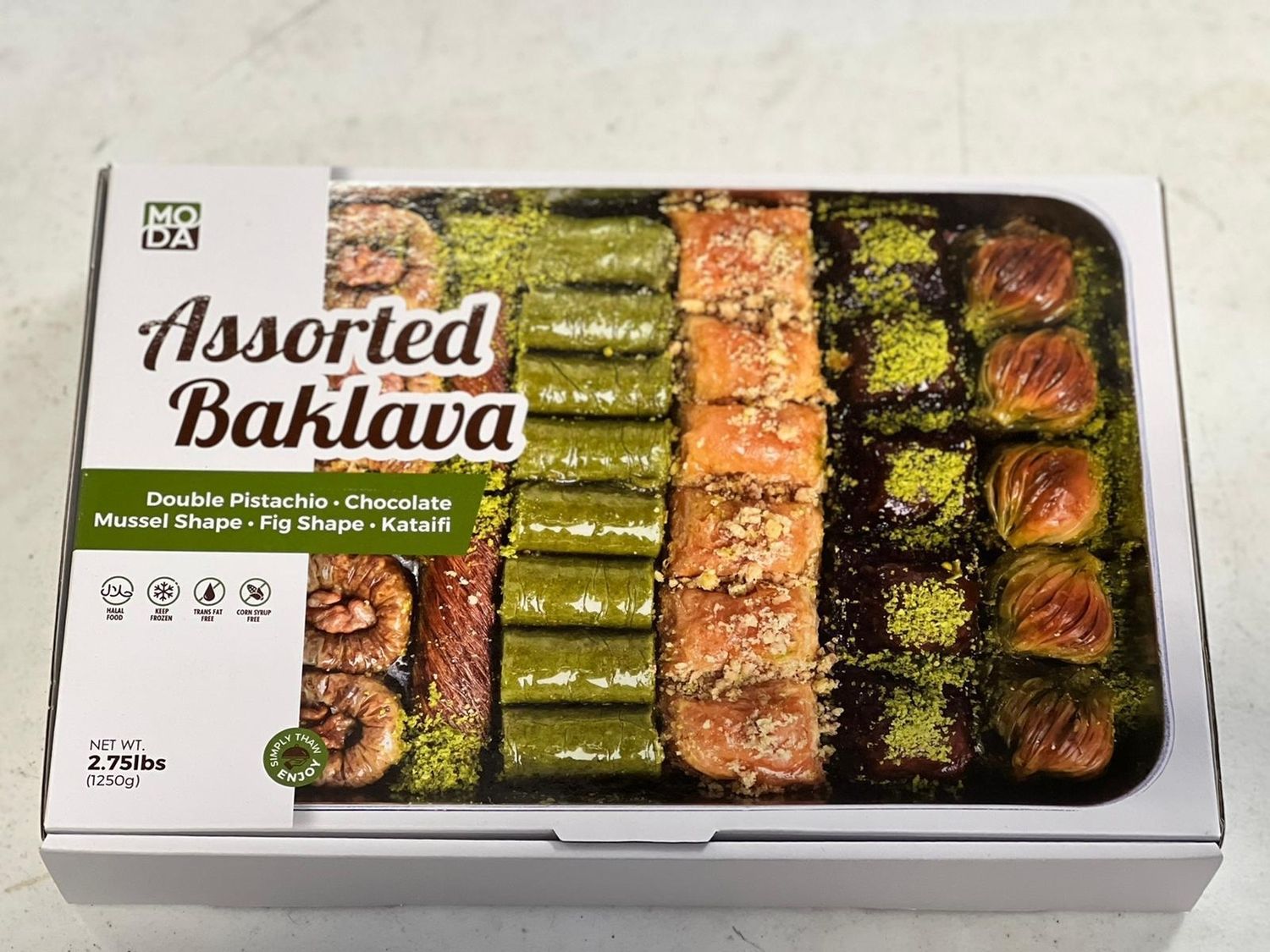 MODA Karisik Baklava - Mixed Assorted Baklava with Gift Box 2.75lb 1250g