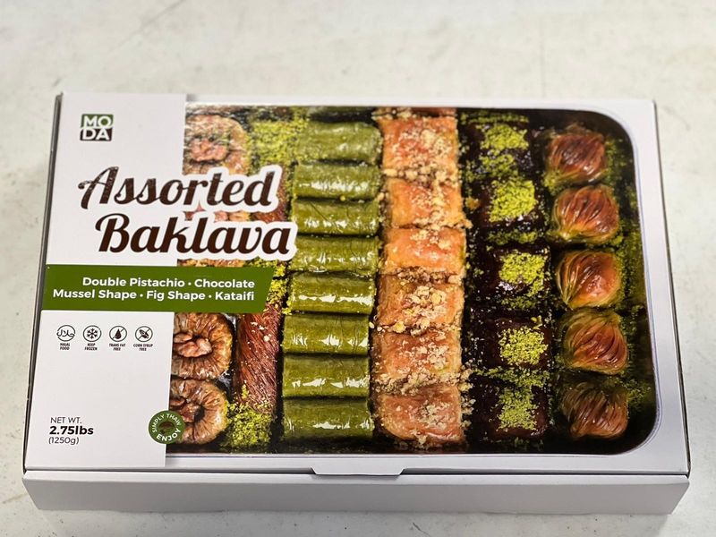 MODA Karisik Baklava - Mixed Assorted Baklava with Gift Box 2.75lb 1250g