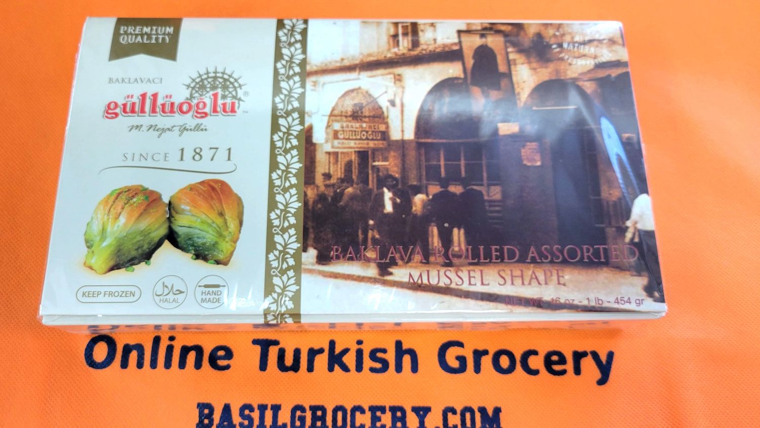 Gulluoglu Fistikli Midye Baklava / Mussel Pistachios Baklava 454g