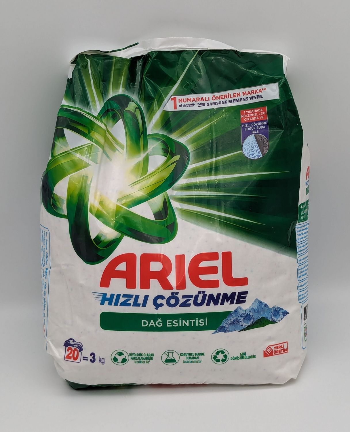 ARIEL Powder Detergent Whites 3kg, Angle 1
