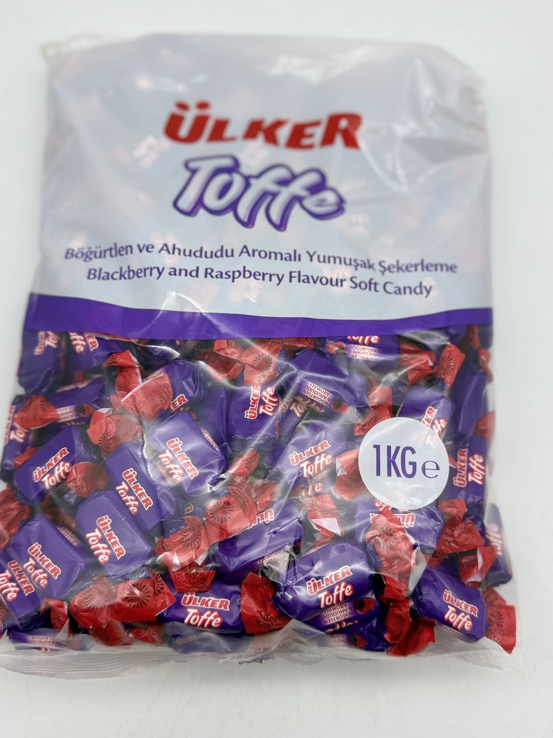 Ulker Toffe Soft Candy 1kg (35.27 oz) – Blackberry &amp; Raspberry Flavored Chewy Candy, Bulk Pack