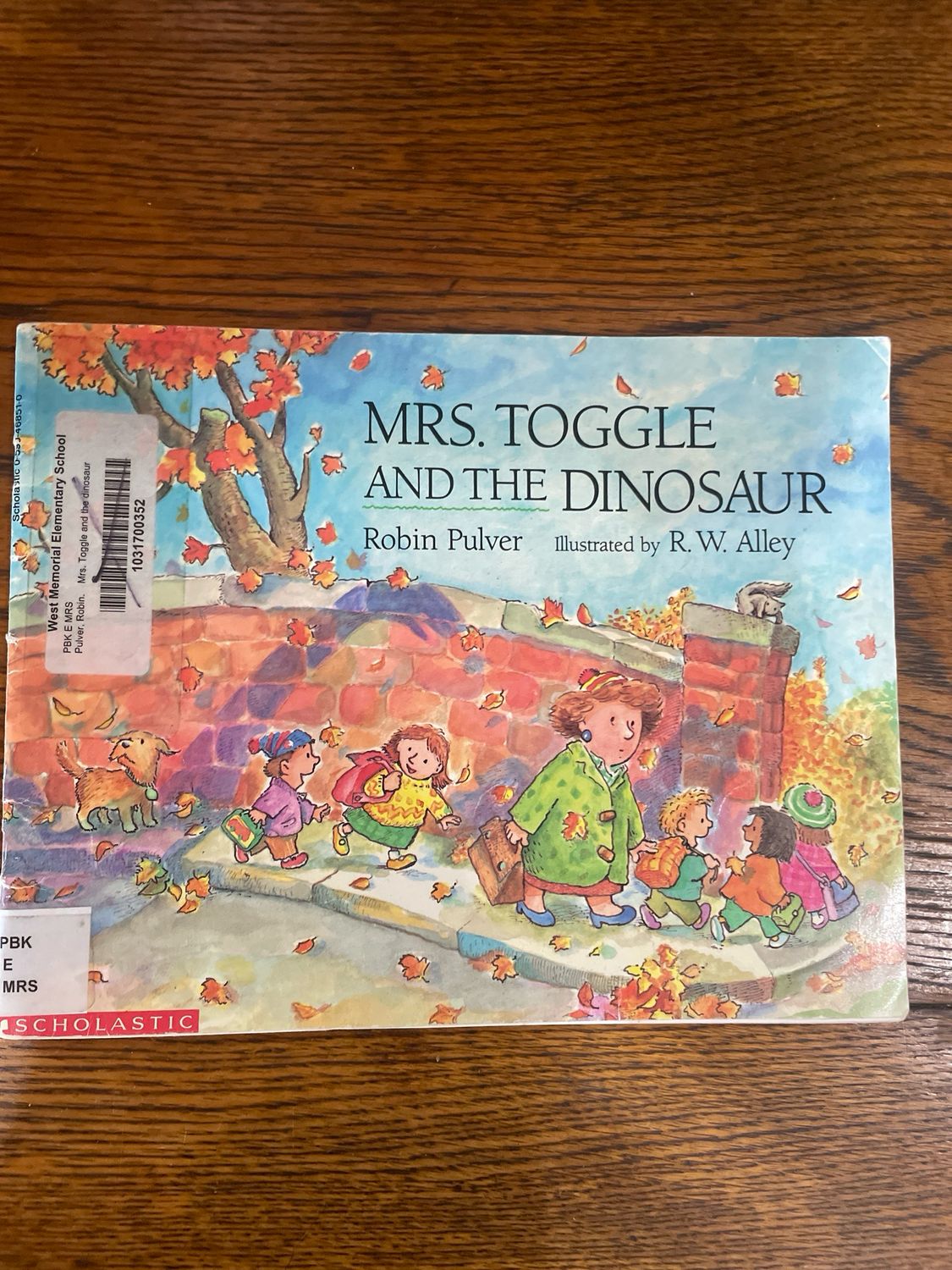 Mrs Toggle And The Dinosaur by Robin Pulver