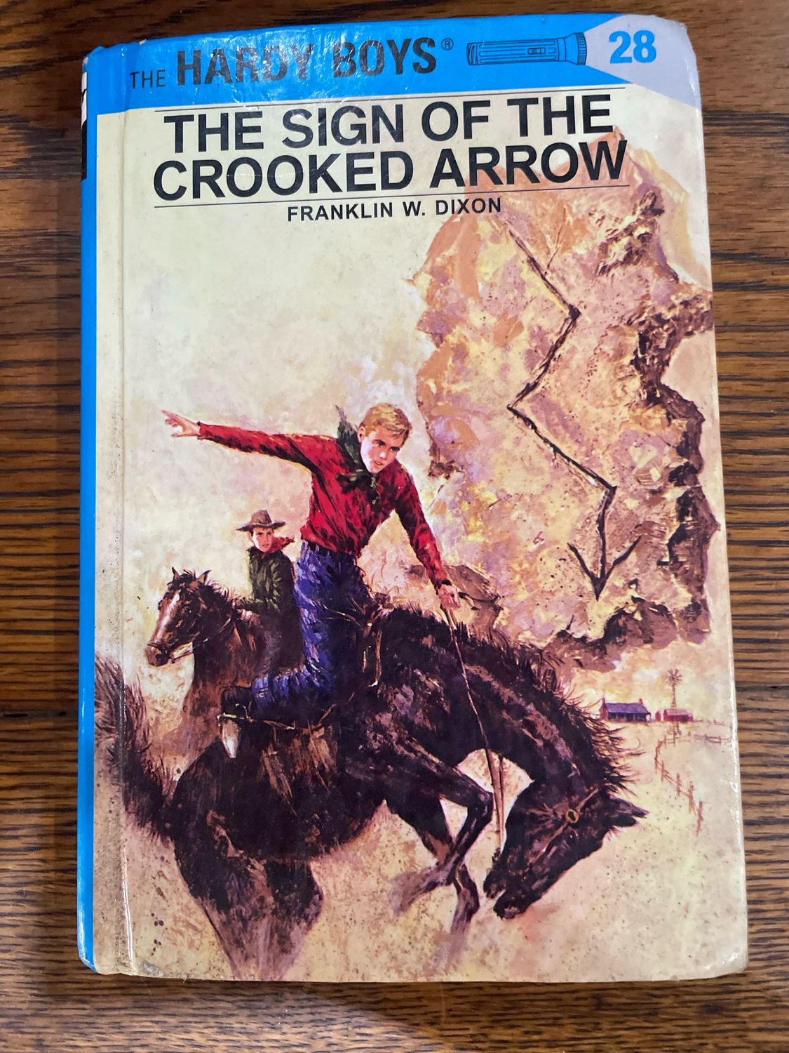 Hardy Boys: The Sign Of The Crooked Arrow by Franklin W. Dixon