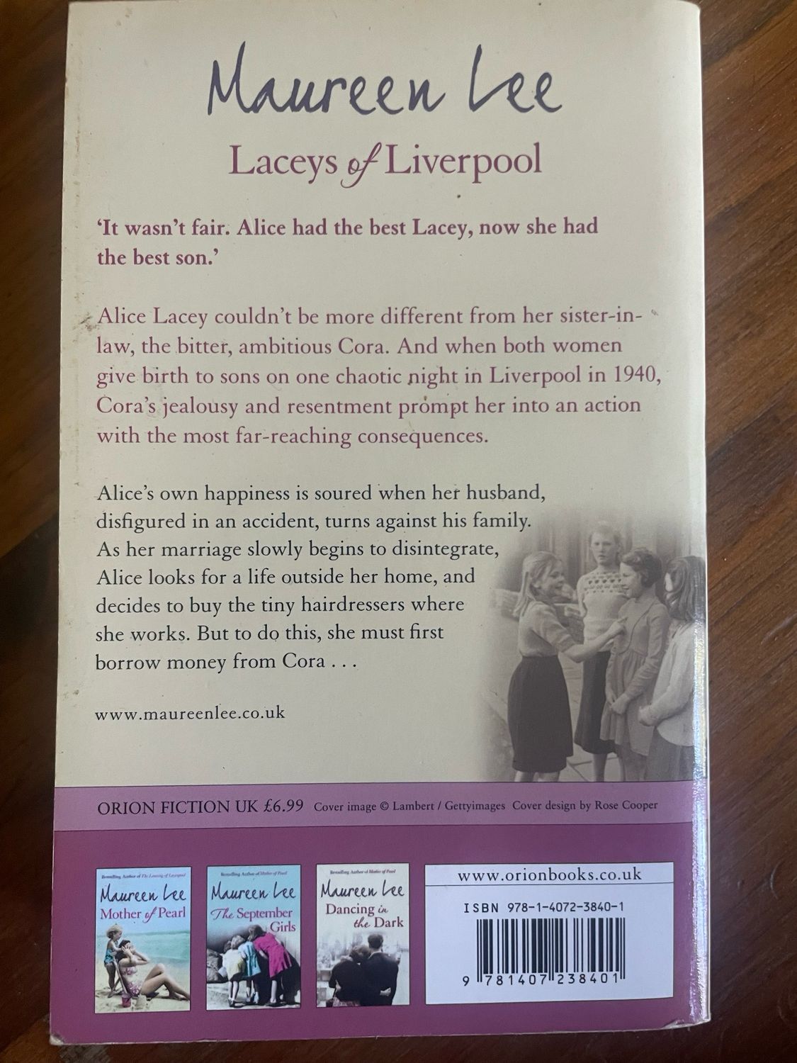 Laceys Of Liverpool by Maureen Lee