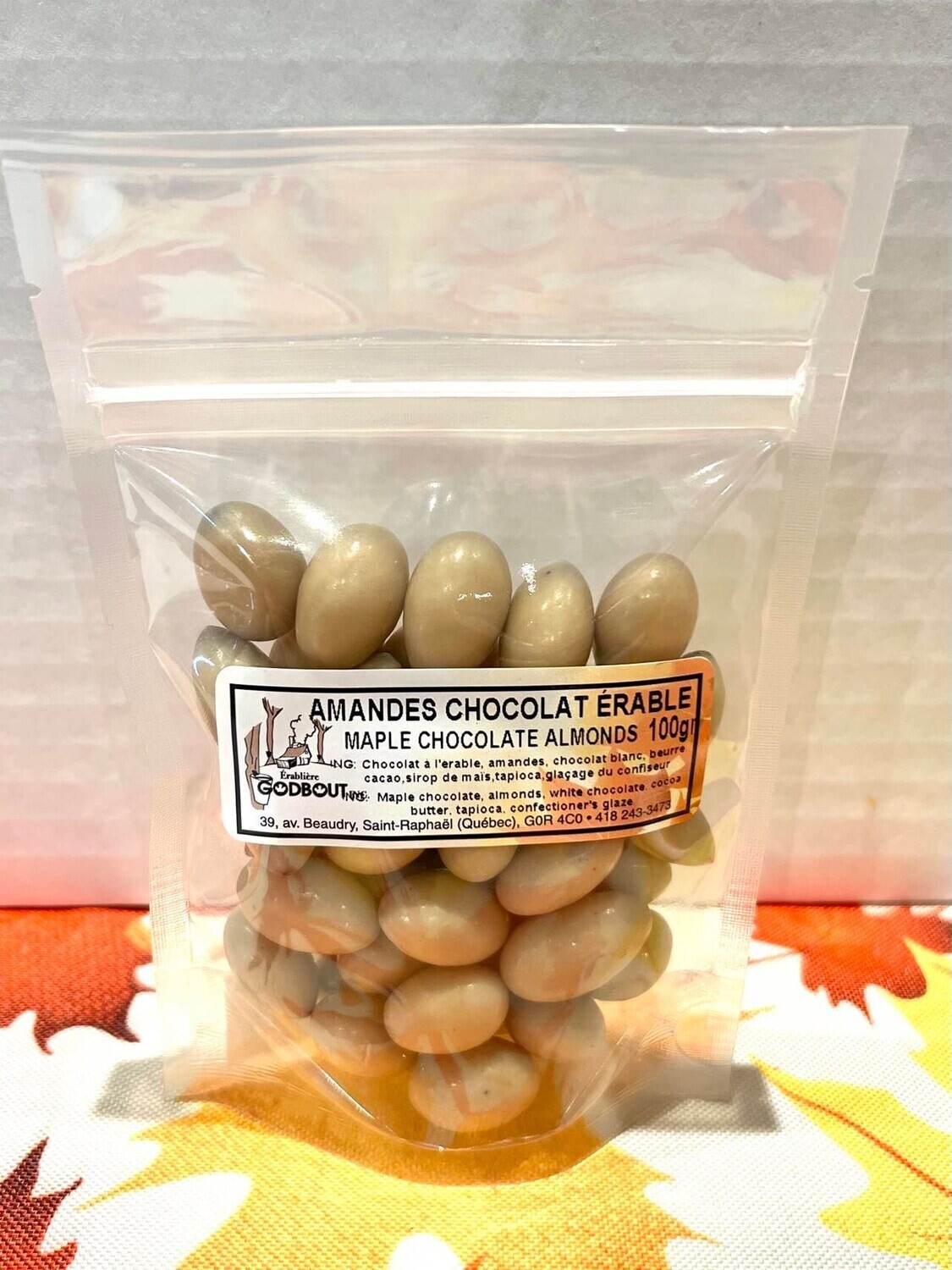 Amandes enrobées de chocolat à l’érable 100 g - Almonds with maple chocolate 100 g