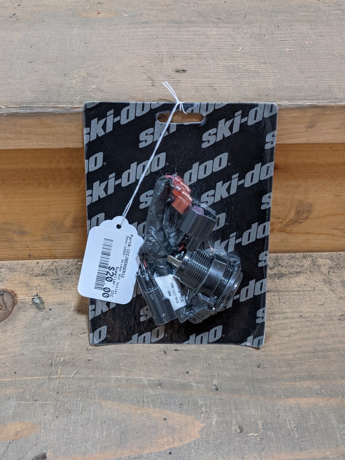 Skidoo ACC Outlet - X, XS, XM Skidoo ACC Outlet - X, XS, XM