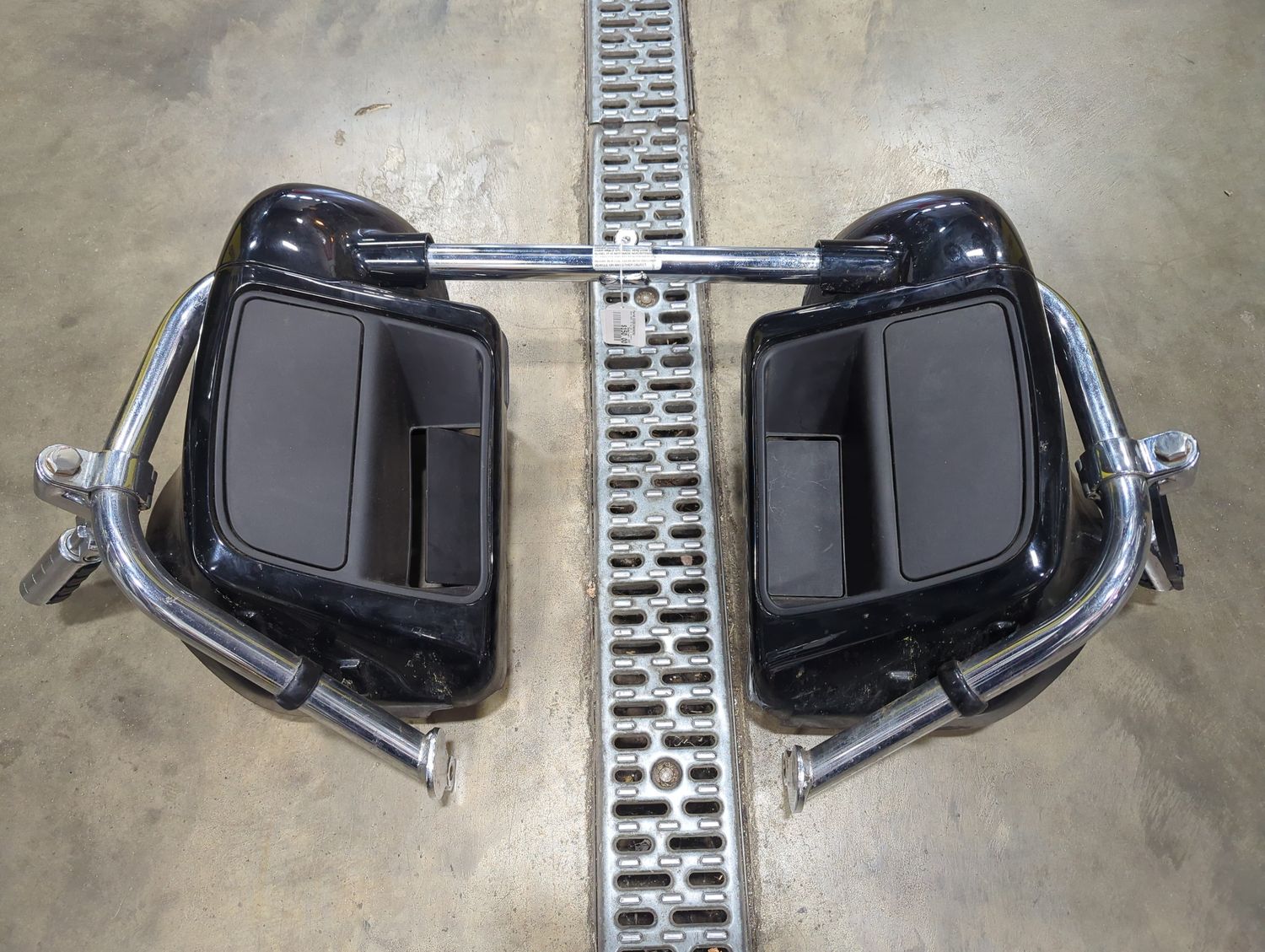 USED- HD Highway Bar W Lowers