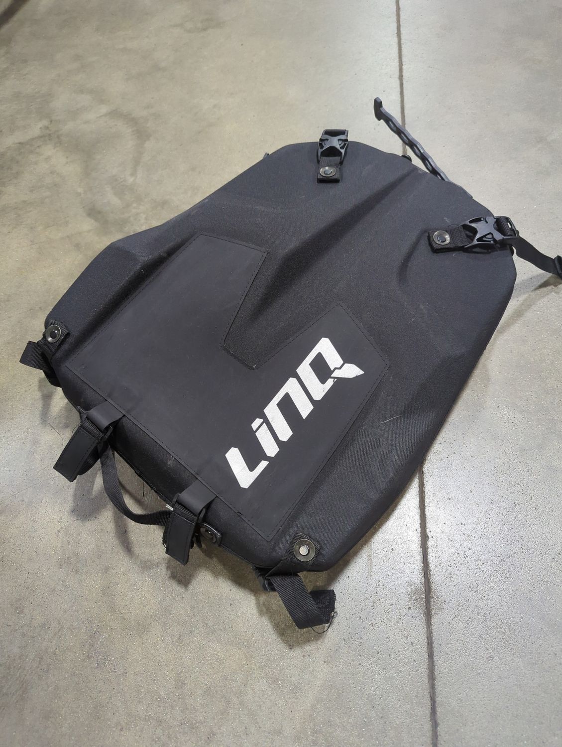 USED- Linq Tunnel Bag - Lg 26L USED- Linq Tunnel Bag - Lg 26L