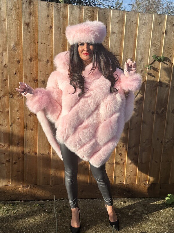 Luxury  Fox Fur Poncho (baby pink)
