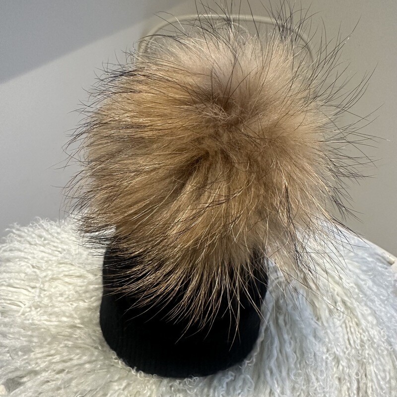 Extra Large Pom Pom Hat (black/racoon)