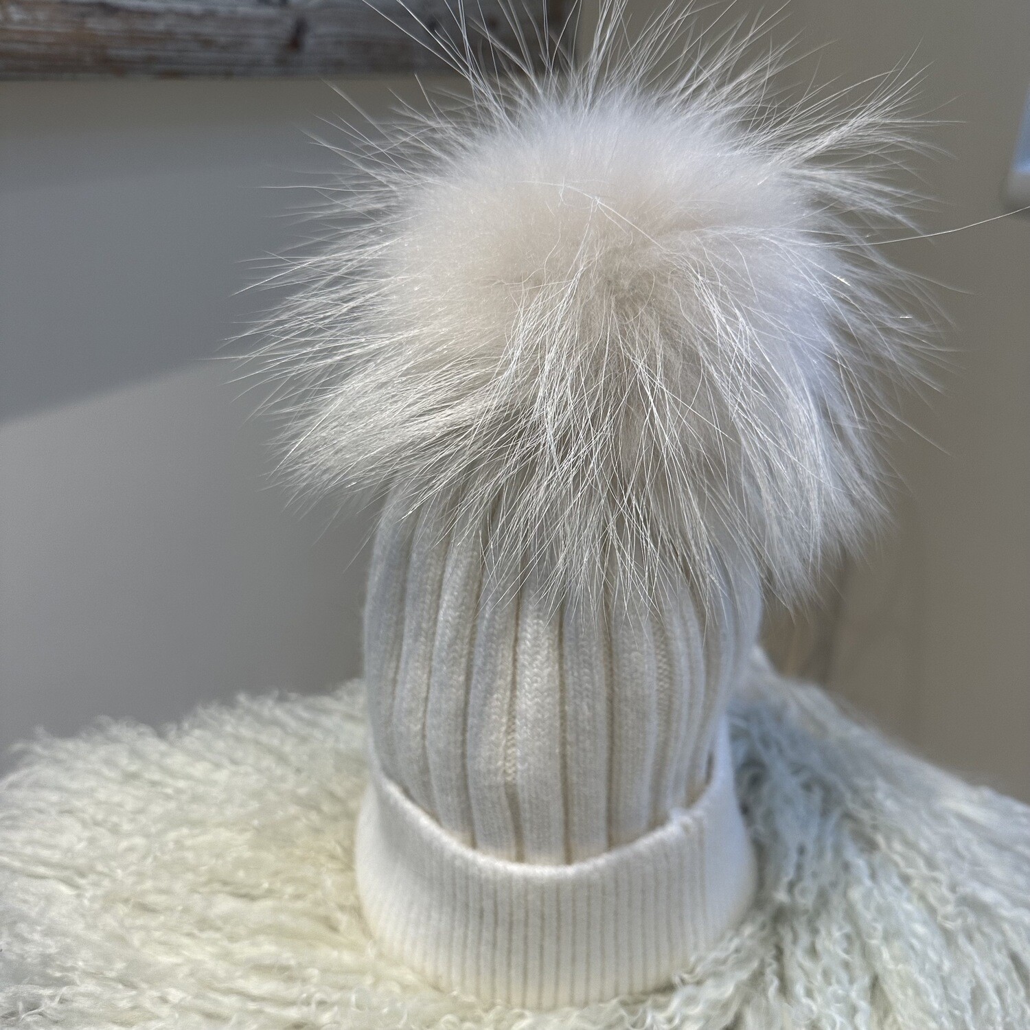 Extra Large Fur Pom Pom Hat (winter white)
