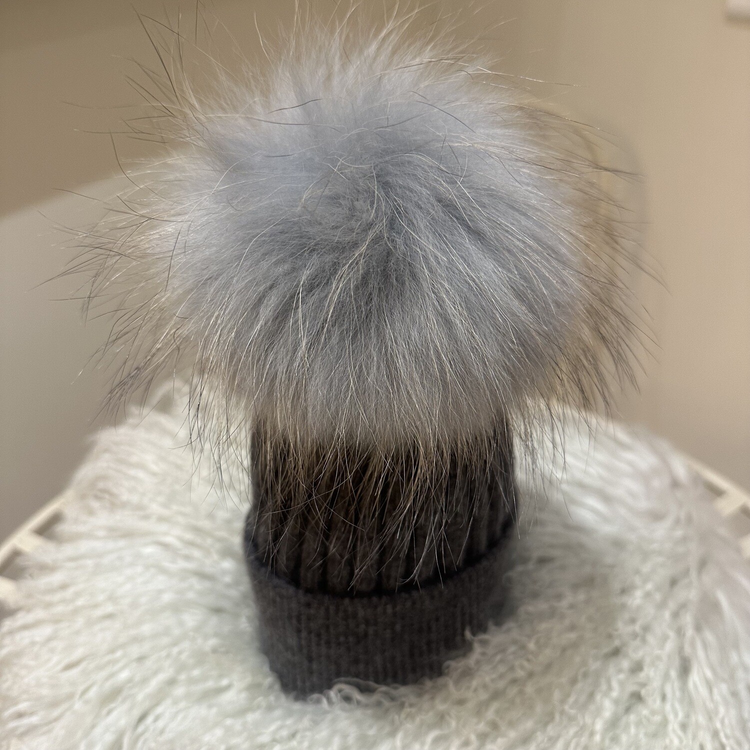 Extra Large Pom Pom (grey)