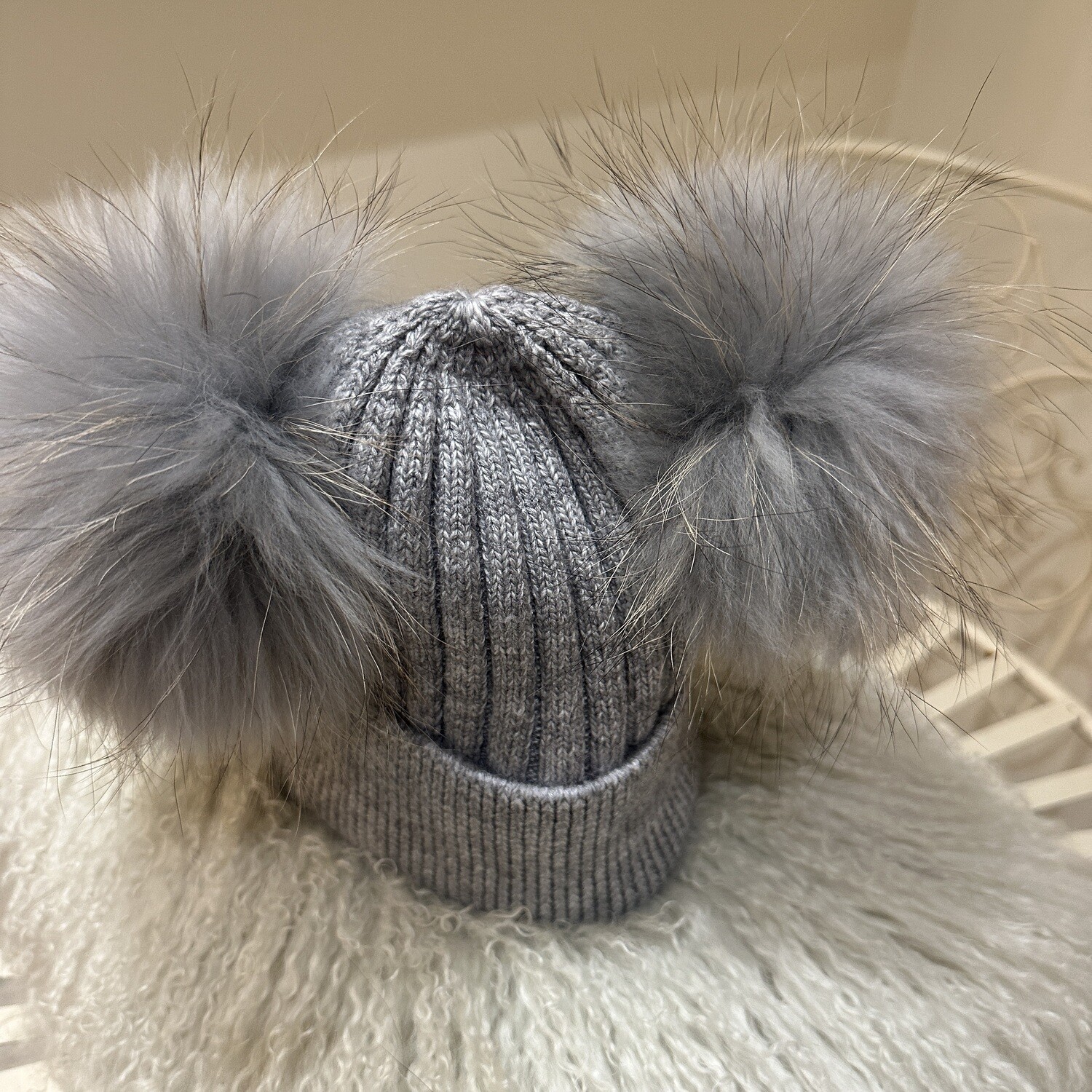 Extra Large Double Pom Pom (light grey)